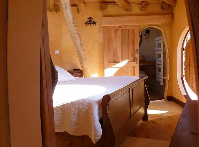 לינה וארוחת בוקר Hobbit Et Figuiers