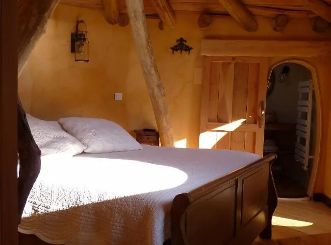 Hobbit Et Figuiers לינה וארוחת בוקר 3*