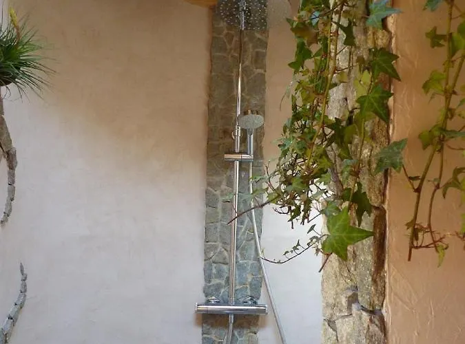 Hobbit Et Figuiers לינה וארוחת בוקר 3*